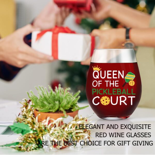 Queen of the Pickleball Court Funny Stemless Wine Glass - Gift for Mom, Grandma, Sister, Aunt, Wife - Birthday, Mother's Day for Friend, Colleague, Pickleball Lover